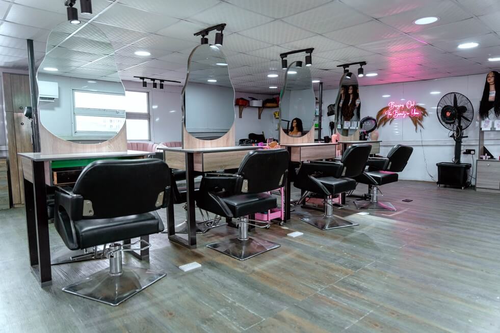 /web/uploads/116/247 Luxury Hotel Lekki/header-images/lekki.ph11.webp1.jpg7.jpg